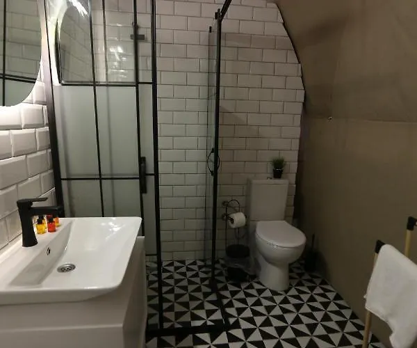 מלון Smore ספנג'ה